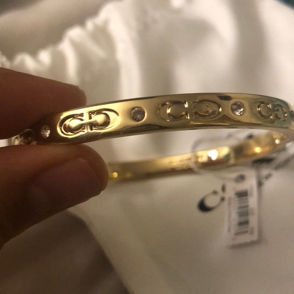 coach gold hinge bracelet - Picture 5 of 7
